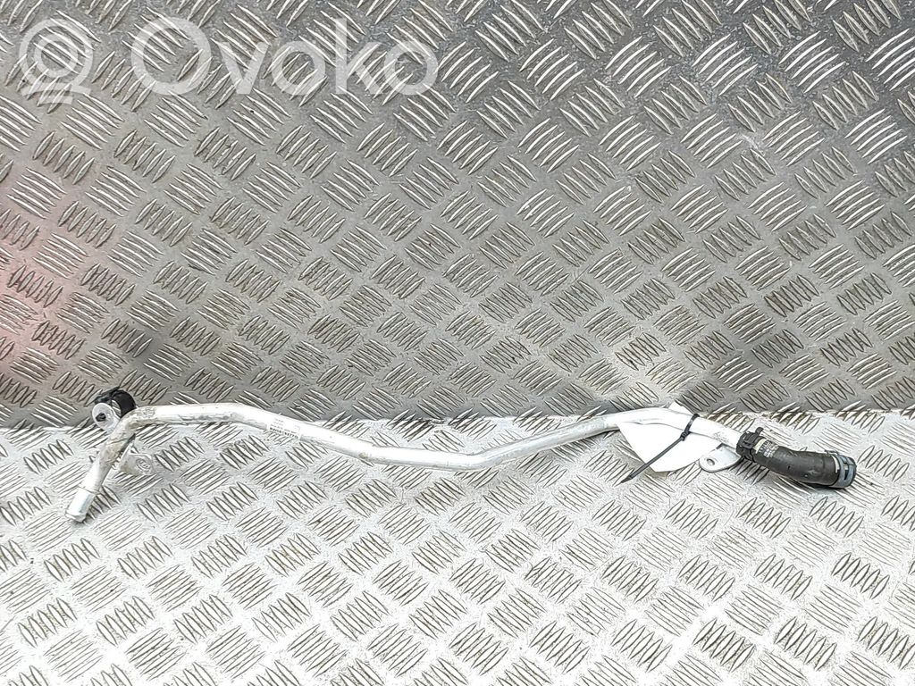 Audi A4 Allroad B9 Przewód / Wąż chłodnicy 