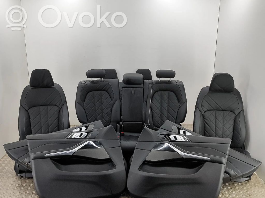 BMW X7 G07 Tapicerka / Komplet 