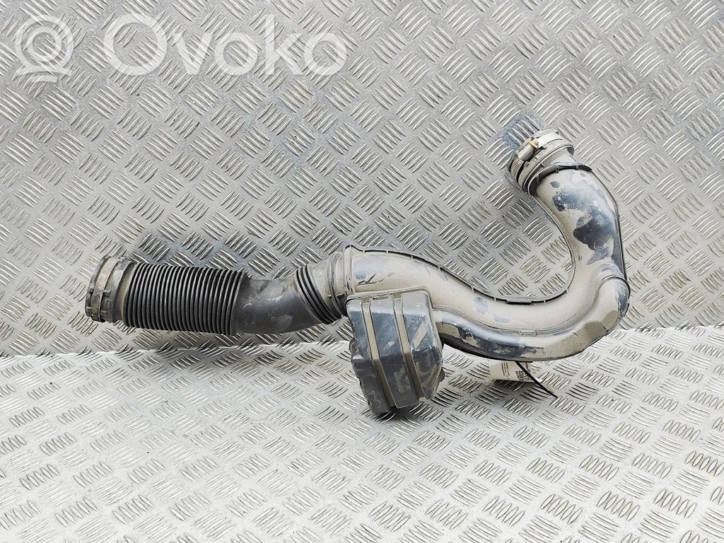 Opel Vivaro Część rury dolotu powietrza 