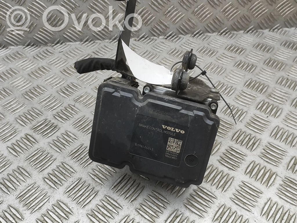 Volvo V40 Cross country ABS-pumppu 