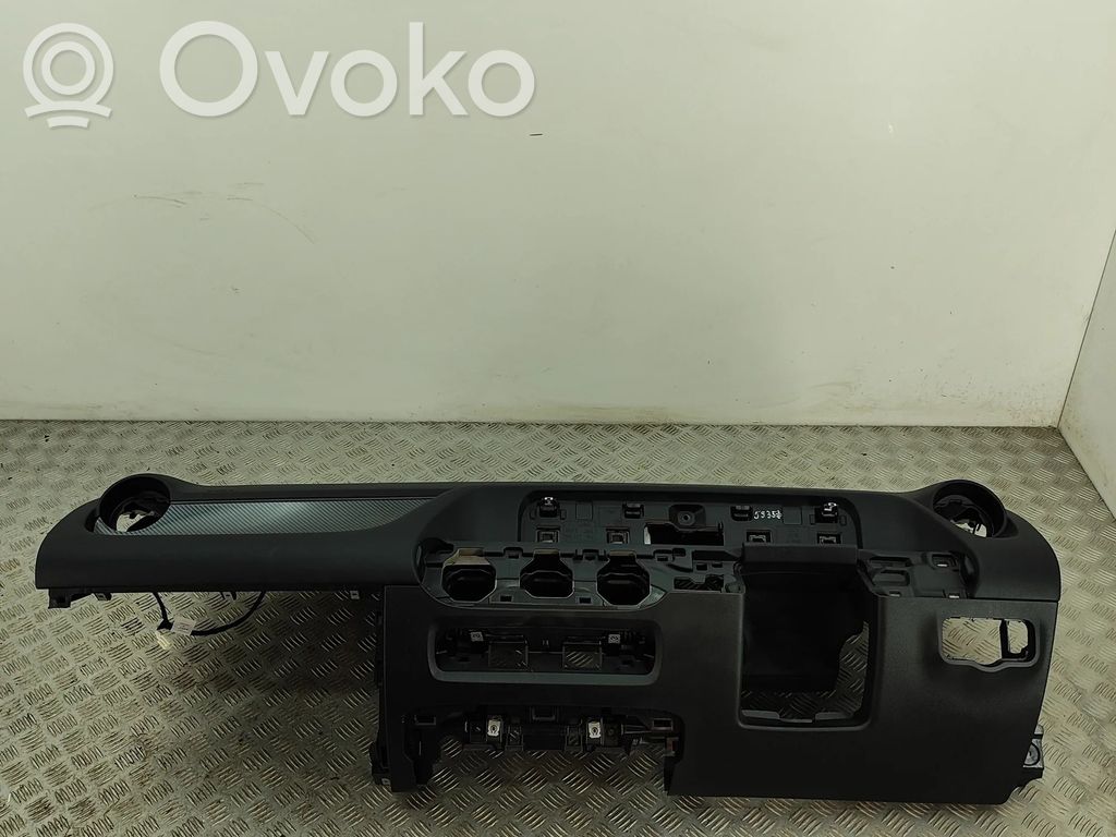 Mercedes-Benz GLA H247 Panel de instrumentos 