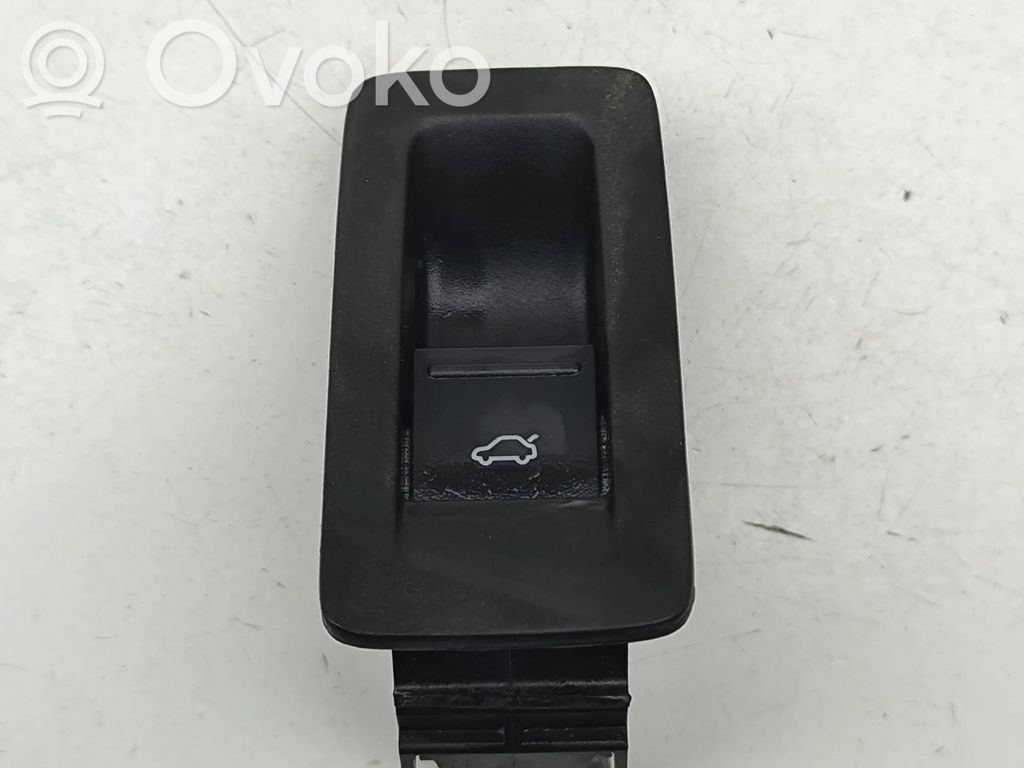 Volkswagen Scirocco Bouton interrupteur ouverture du coffre 
