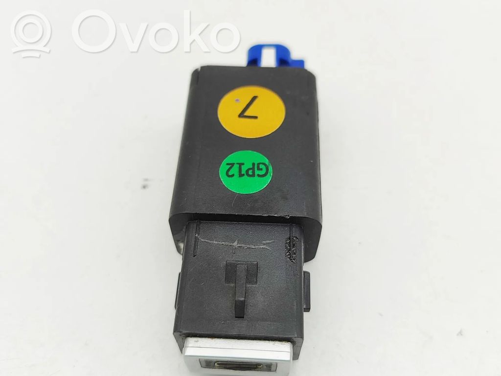 Peugeot 308 Connecteur/prise USB 