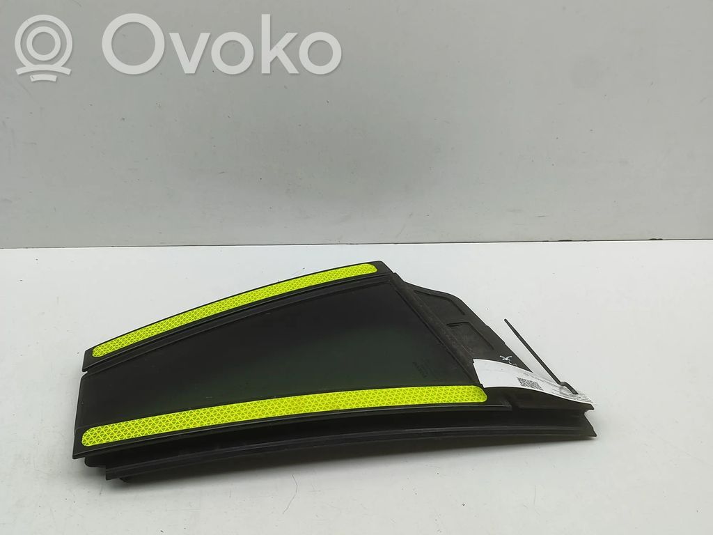 Volvo V60 Ventanilla de ventilación de la puerta trasera 