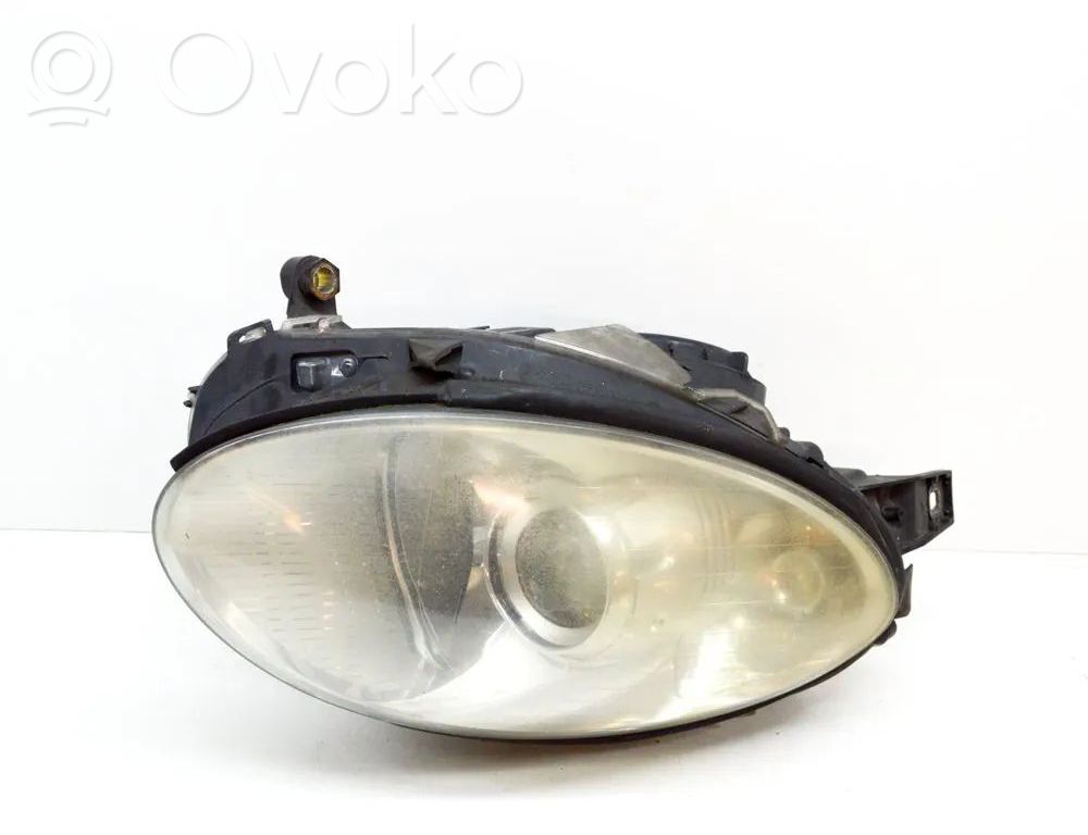 Mercedes-Benz R W251 Lampa przednia 