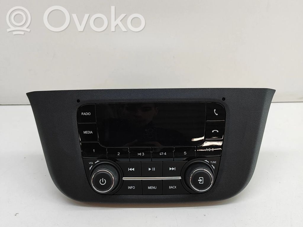 Iveco Daily 5th gen Unidad delantera de radio/CD/DVD/GPS 