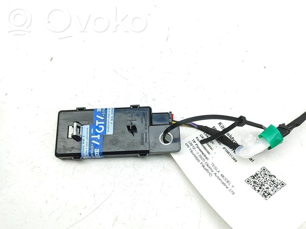 Tesla Model Y Juniper Beraktės sistemos KESSY (keyless) valdymo blokas/ modulis 