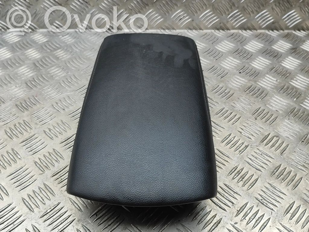 Nissan Qashqai Podłokietnik tunelu środkowego 