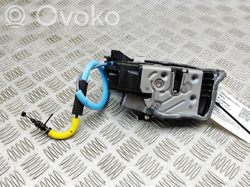 BMW 8 G16 Zamek drzwi tylnych 
