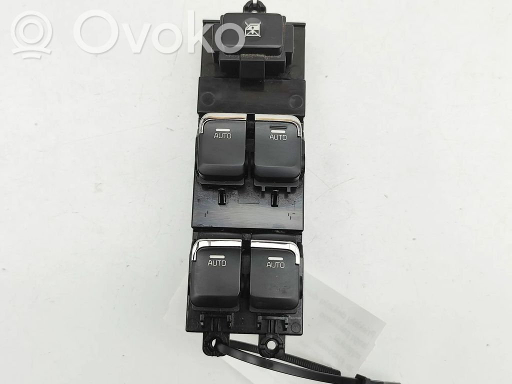 KIA Ceed Interruptor del elevalunas eléctrico 