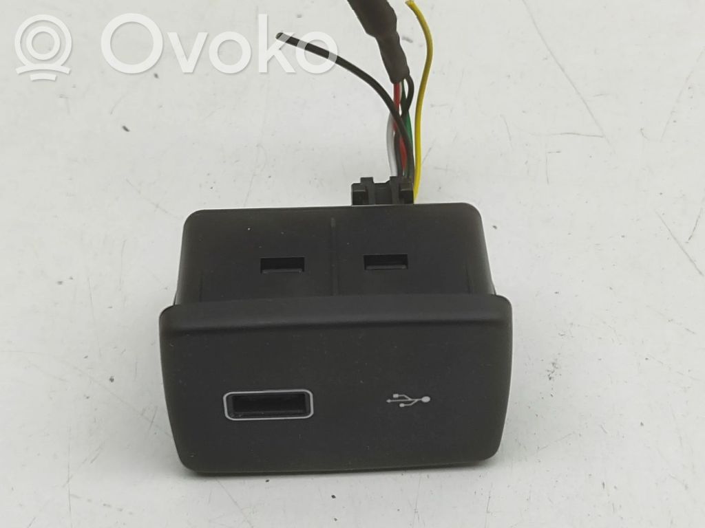Enchufe conector USB   7356855900