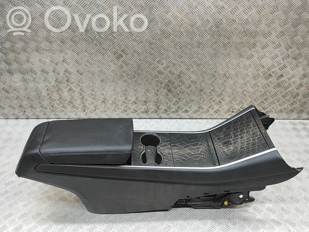 Tesla Model 3 Keskikonsoli 