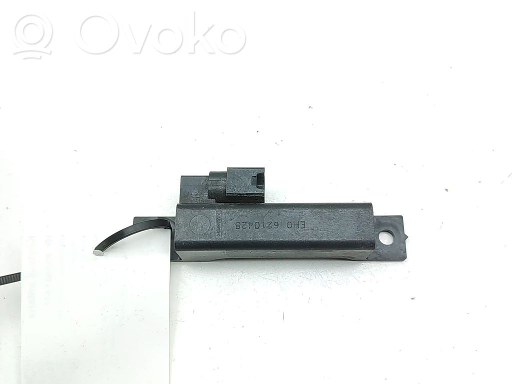 Nissan Leaf II (ZE1) Keyless system antenna 
