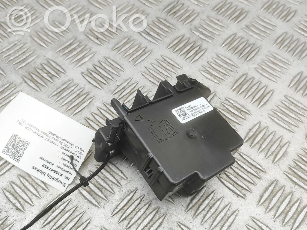 Renault Arkana Virranohjauksen rele 