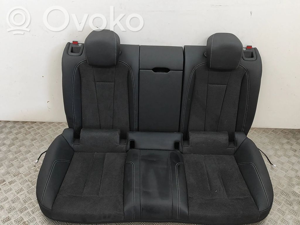 Takaistuin   8W6885375H,8W6885283E