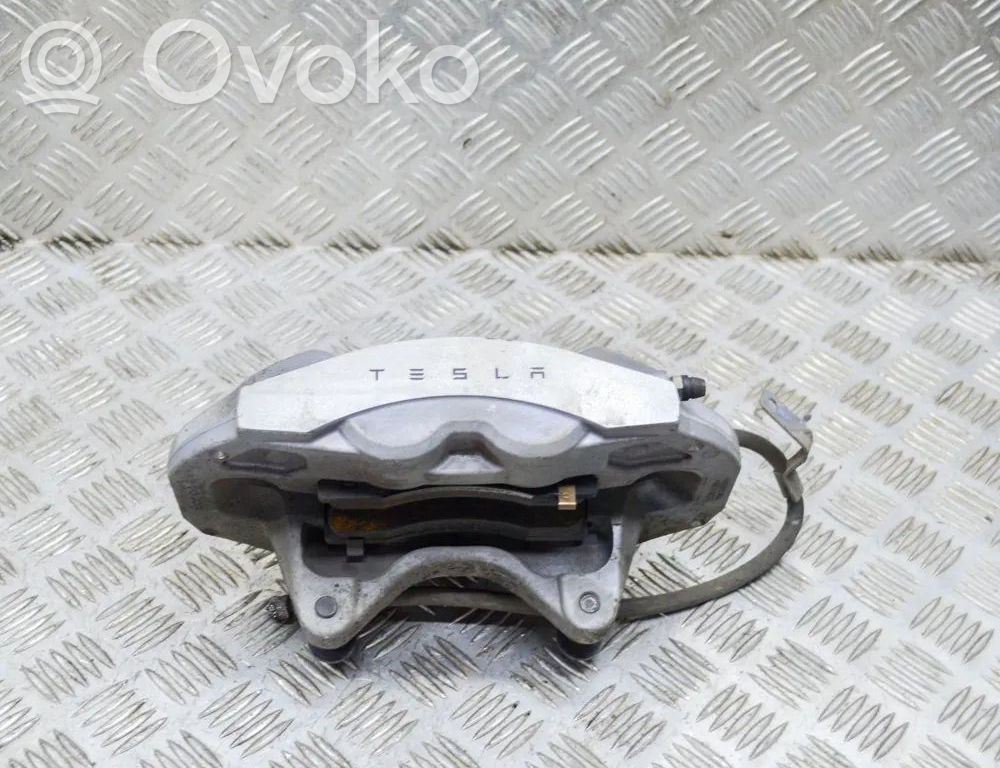 Tesla Model 3 Передний суппорт 