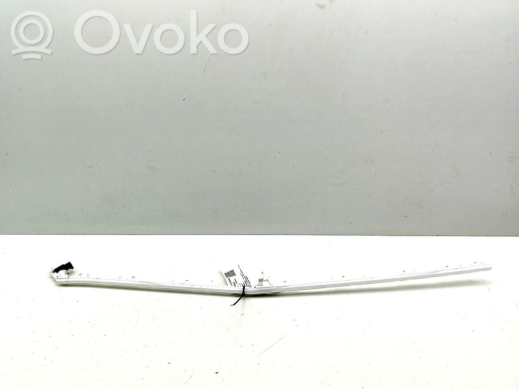 Volkswagen Tiguan Front seat light 