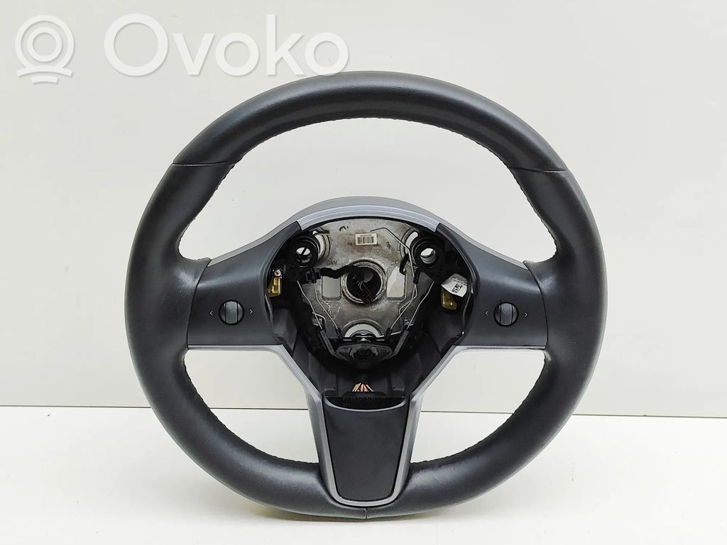Tesla Model 3 Stūre 