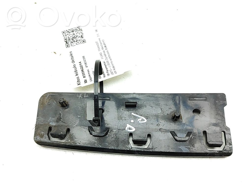 Ford Transit VII Etupuskurin kannake 