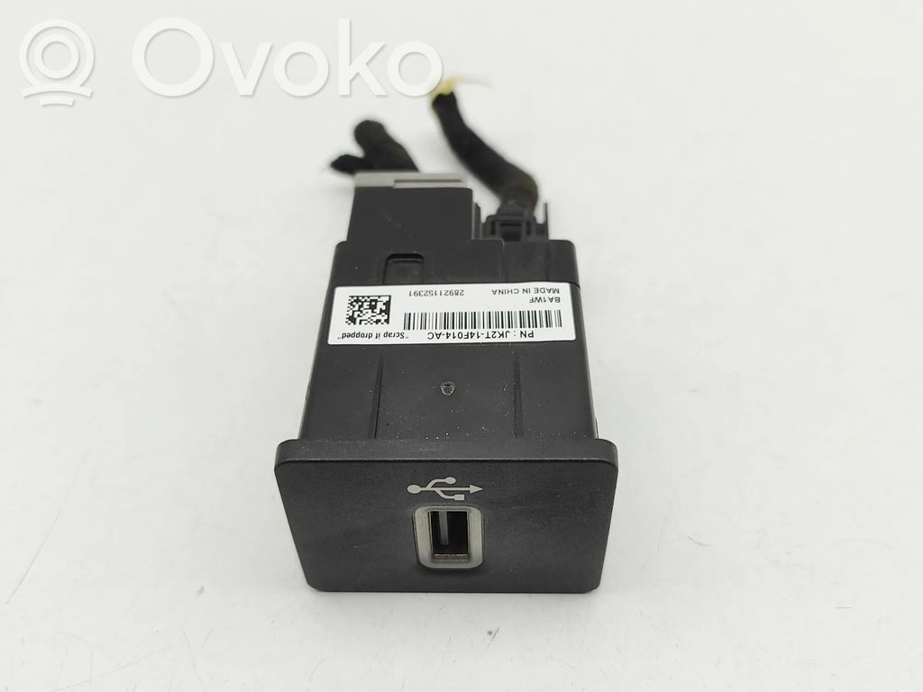 Ford Transit Custom USB socket connector 
