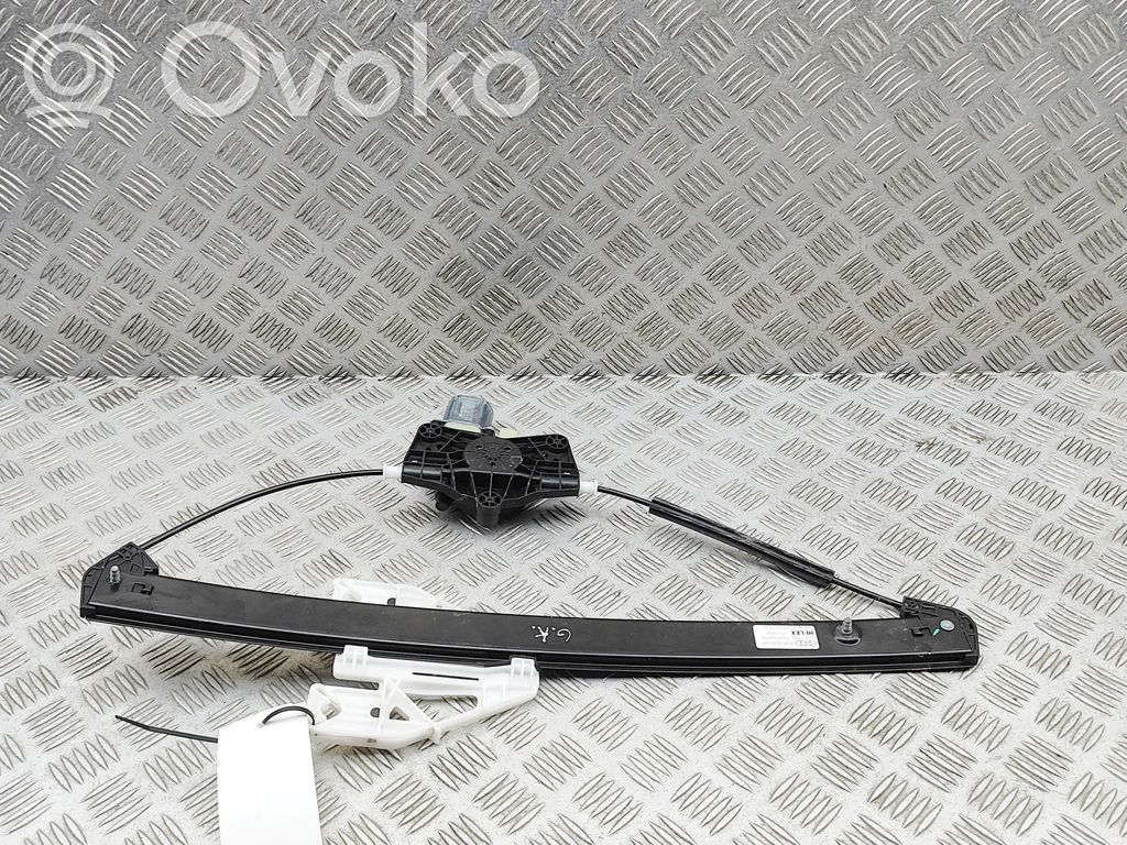 Audi RS Q3 Sportback Alzacristalli della portiera posteriore con motorino 