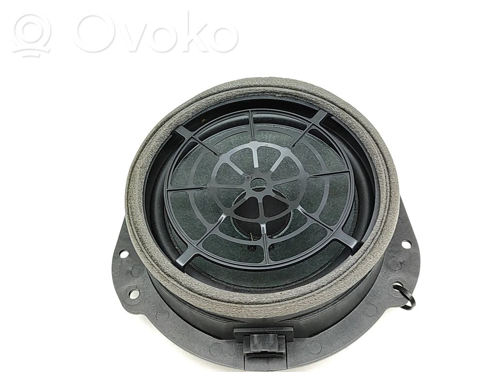 Audi A4 S4 B9 8W Altavoz de la puerta trasera 