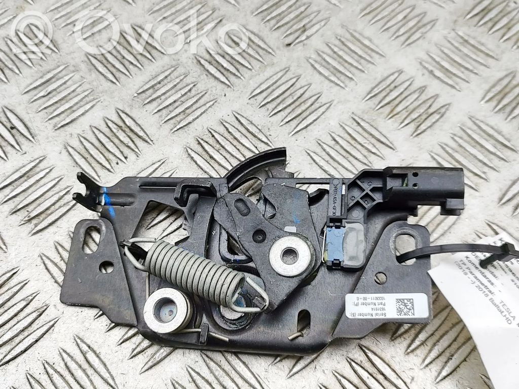 Tesla Model 3 Kilpa variklio dangčio spynos 