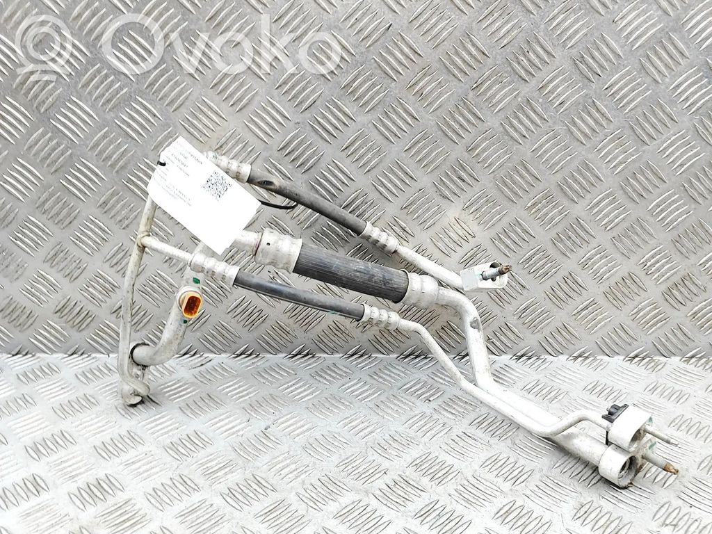 Tesla Model X Ilmastointilaitteen putki (A/C) 