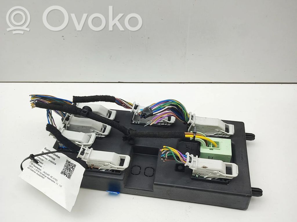 Jaguar XE Modul de control caroserie central 