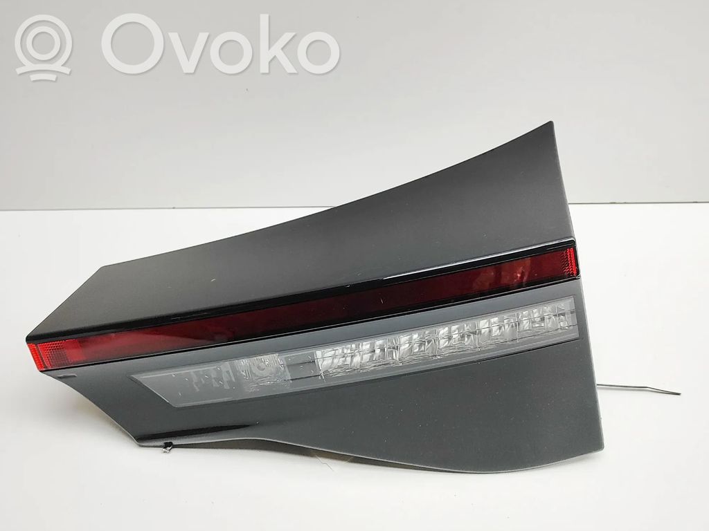 Lampy tylnej klapy bagażnika   815800DB80H,815800DB80