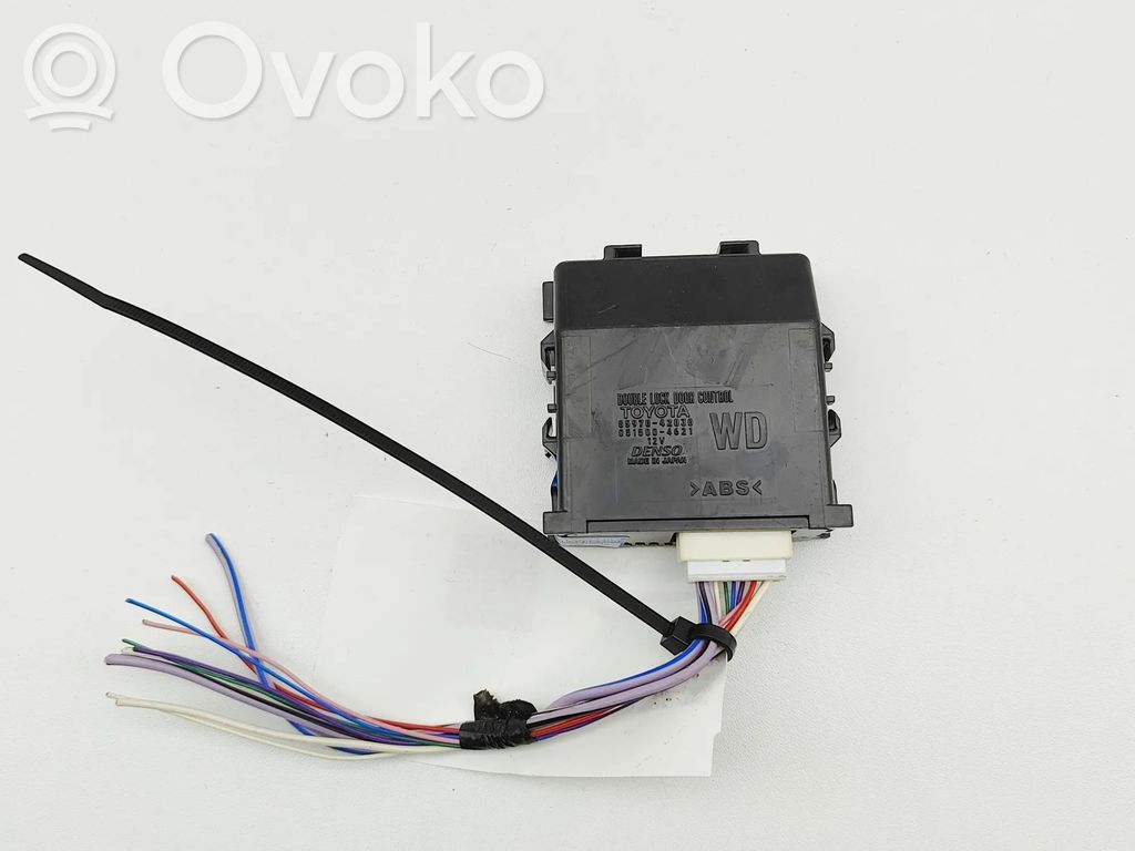 Toyota bZ4X Unité de commande / module de verrouillage centralisé porte