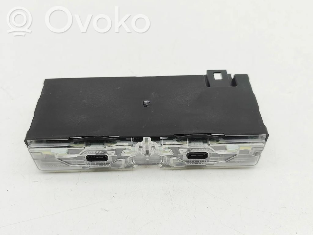 Audi Q5 SQ5 FY USB-pistokeliitin 