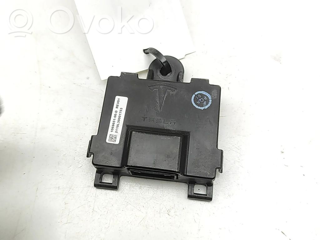 Tesla Model S Otros dispositivos 