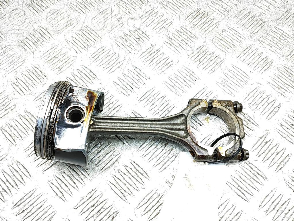 Volkswagen Polo V 6R Piston 
