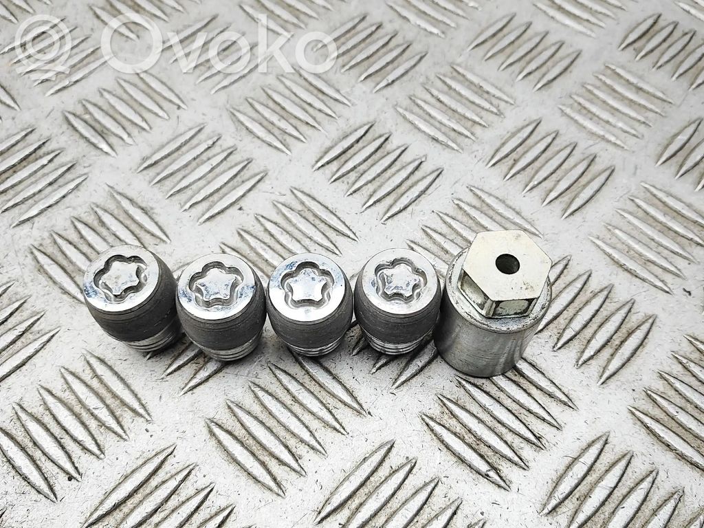 Piulițe/șuruburi   40224JD00A