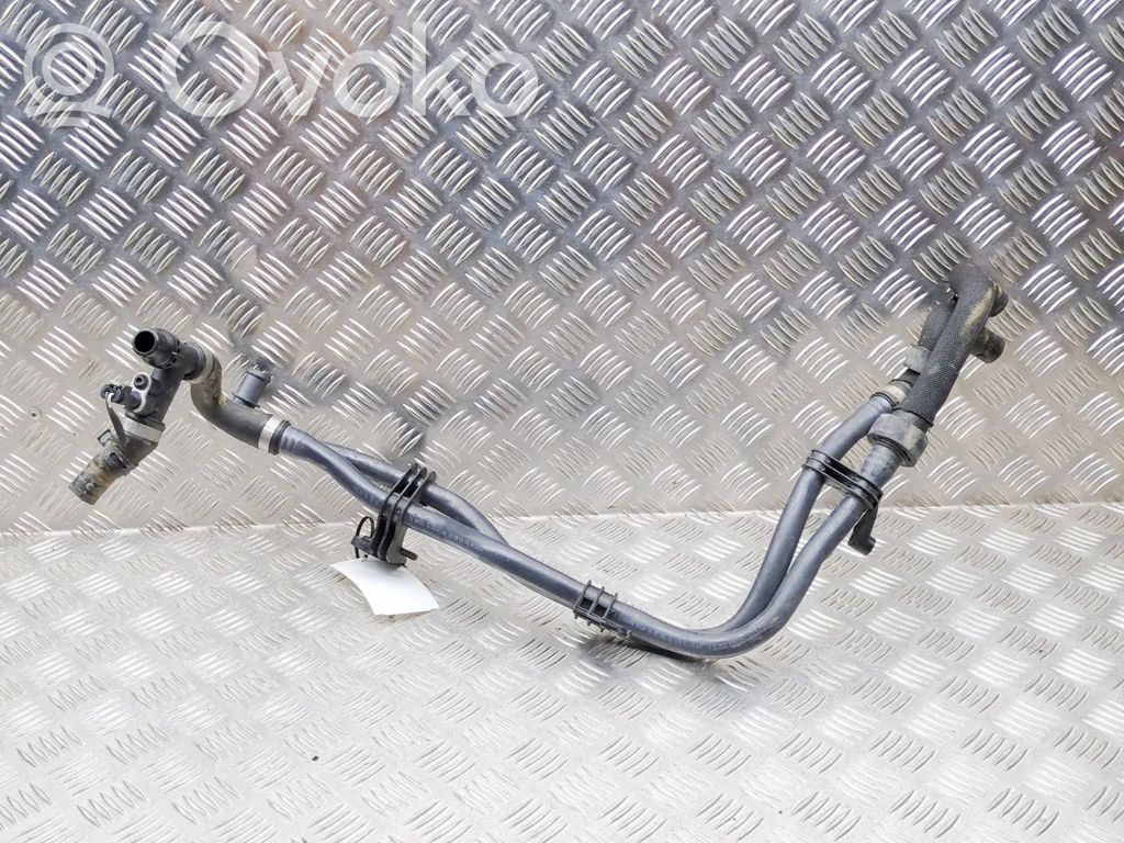 Porsche Taycan 9J1 Tuyau de liquide de refroidissement moteur