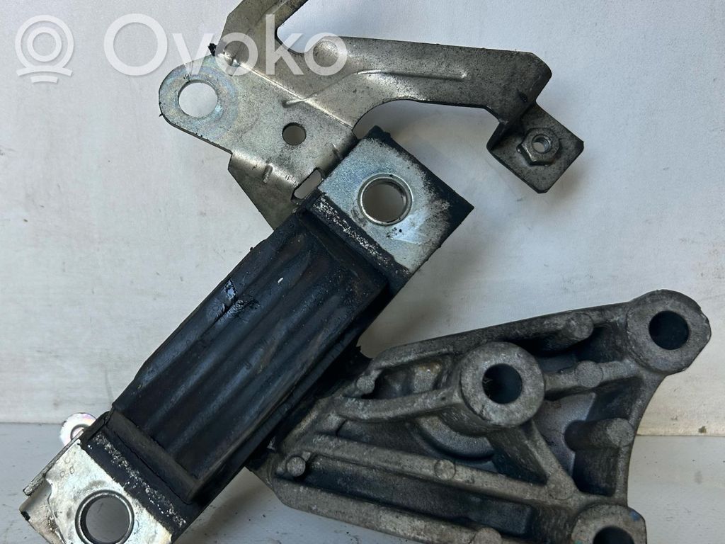 Engine mounting bracket   51744337,090A236,199B1000,51744337