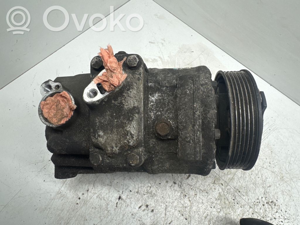 Volkswagen Touran I Air conditioning (A/C) compressor (pump) 