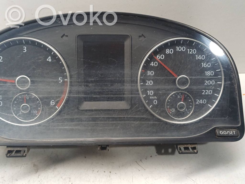 Volkswagen Caddy Speedometer (instrument cluster) 