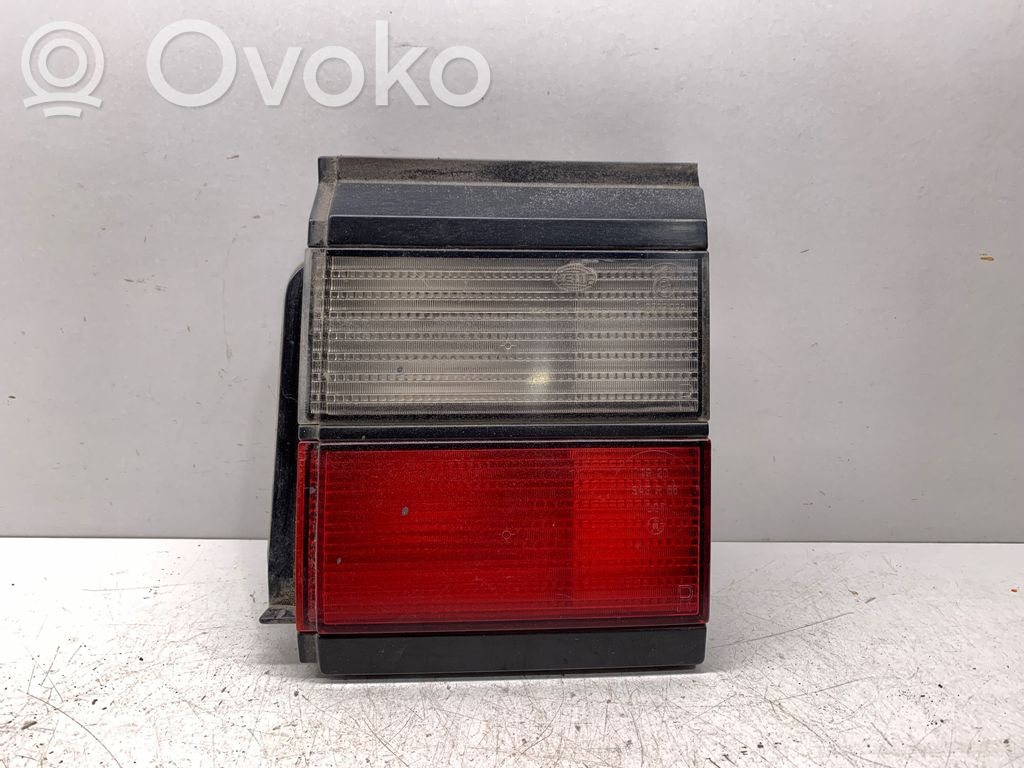 Audi 80 90 B3 Aizmugurējais lukturis pārsegā 