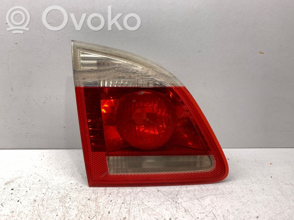 BMW 5 E60 E61 Aizmugurējais lukturis pārsegā 