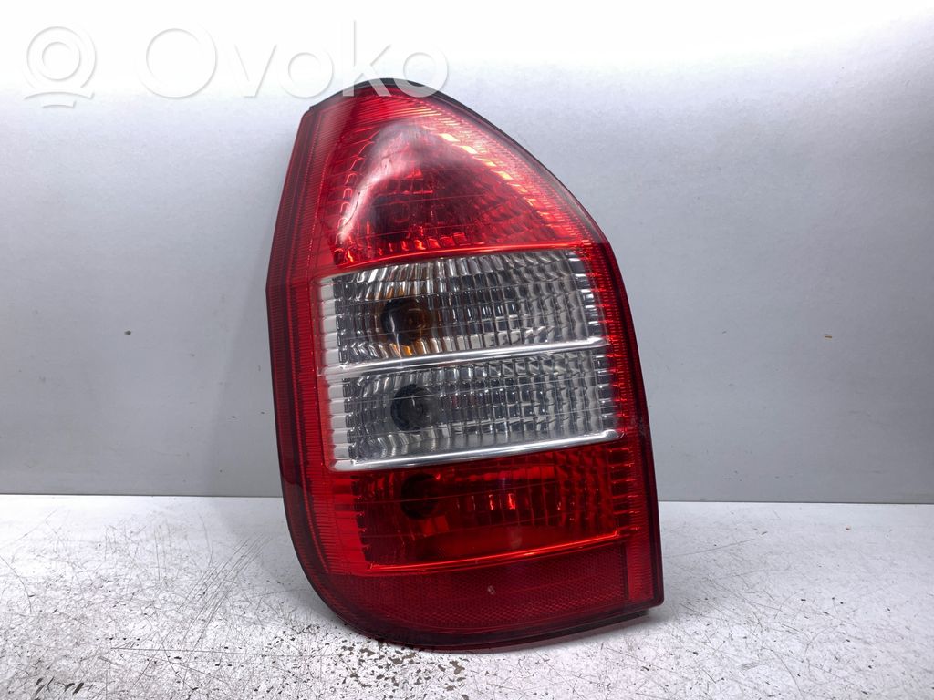 Opel Zafira A Aizmugurējais lukturis virsbūvē 