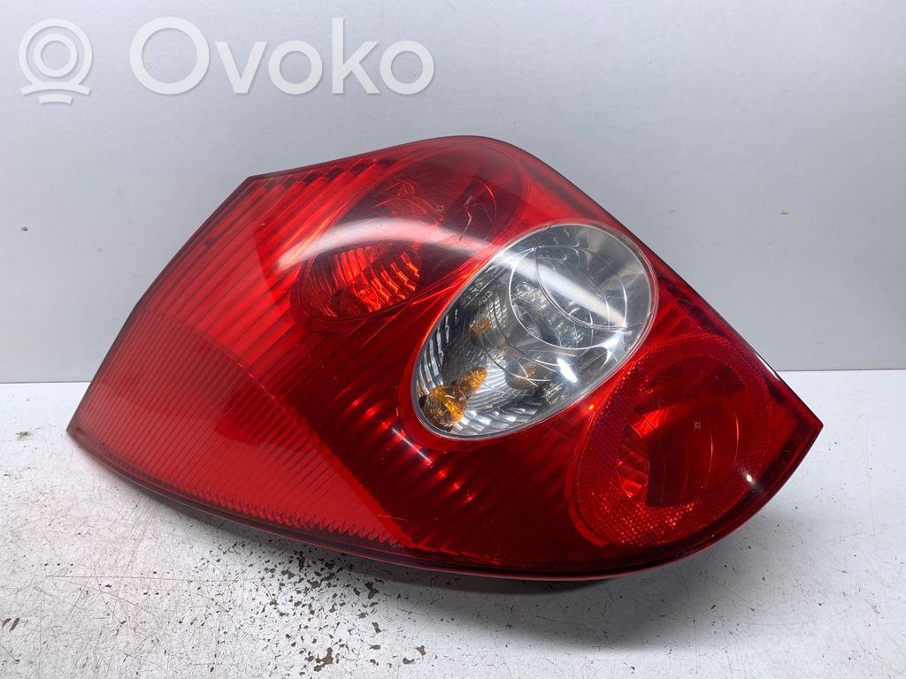 Renault Laguna II Aizmugurējais lukturis virsbūvē 