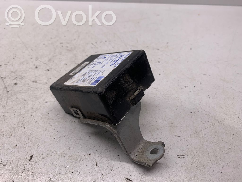 Toyota Corolla Verso E121 Door control unit/module 
