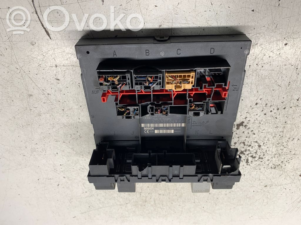 Volkswagen Touran I Fuse module 