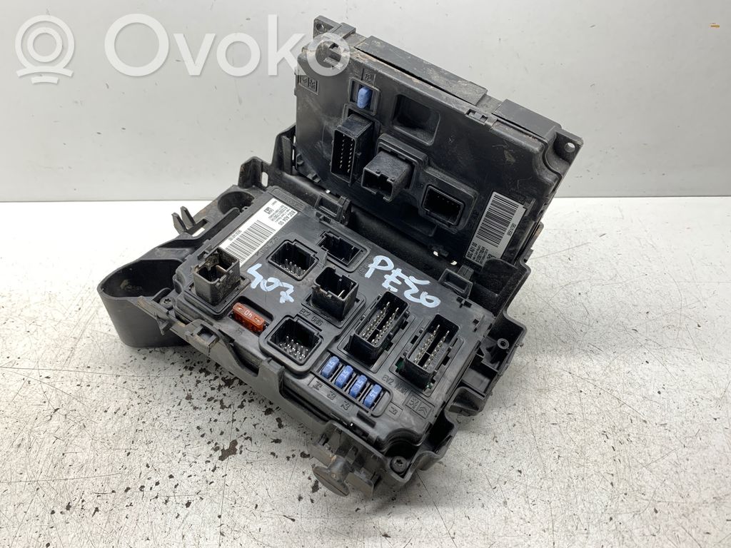 Peugeot 407 Fuse module 