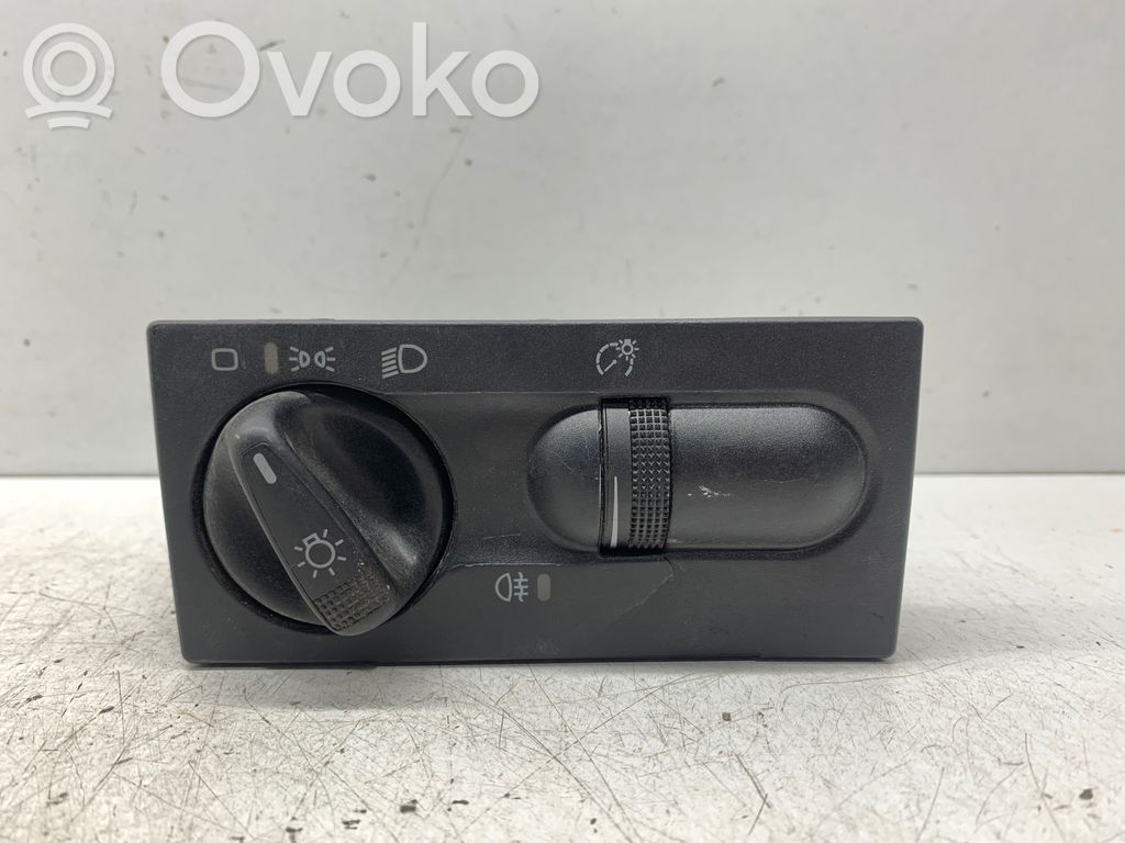 Volkswagen Vento Light switch 