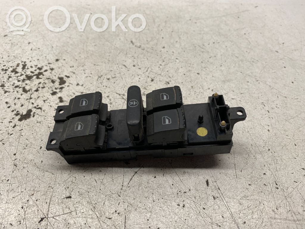 Volkswagen PASSAT B5.5 Przyciski szyb 