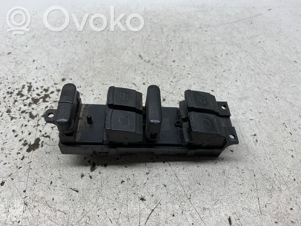 Volkswagen Golf V Electric window control switch 