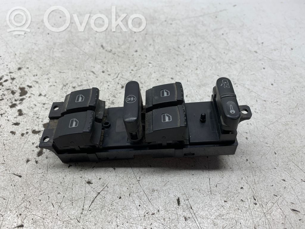 Volkswagen PASSAT B5 Electric window control switch 